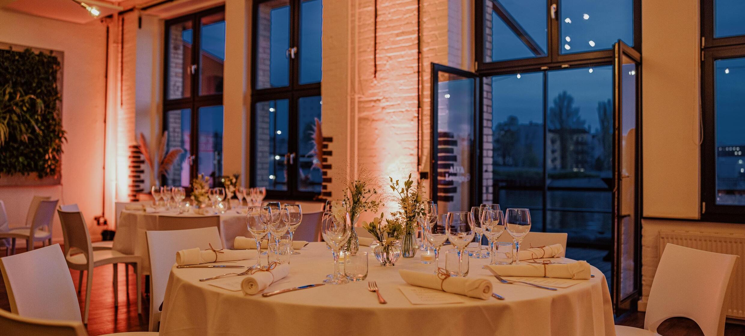 Weihnachtsfeier in der WHITE Spreelounge 9