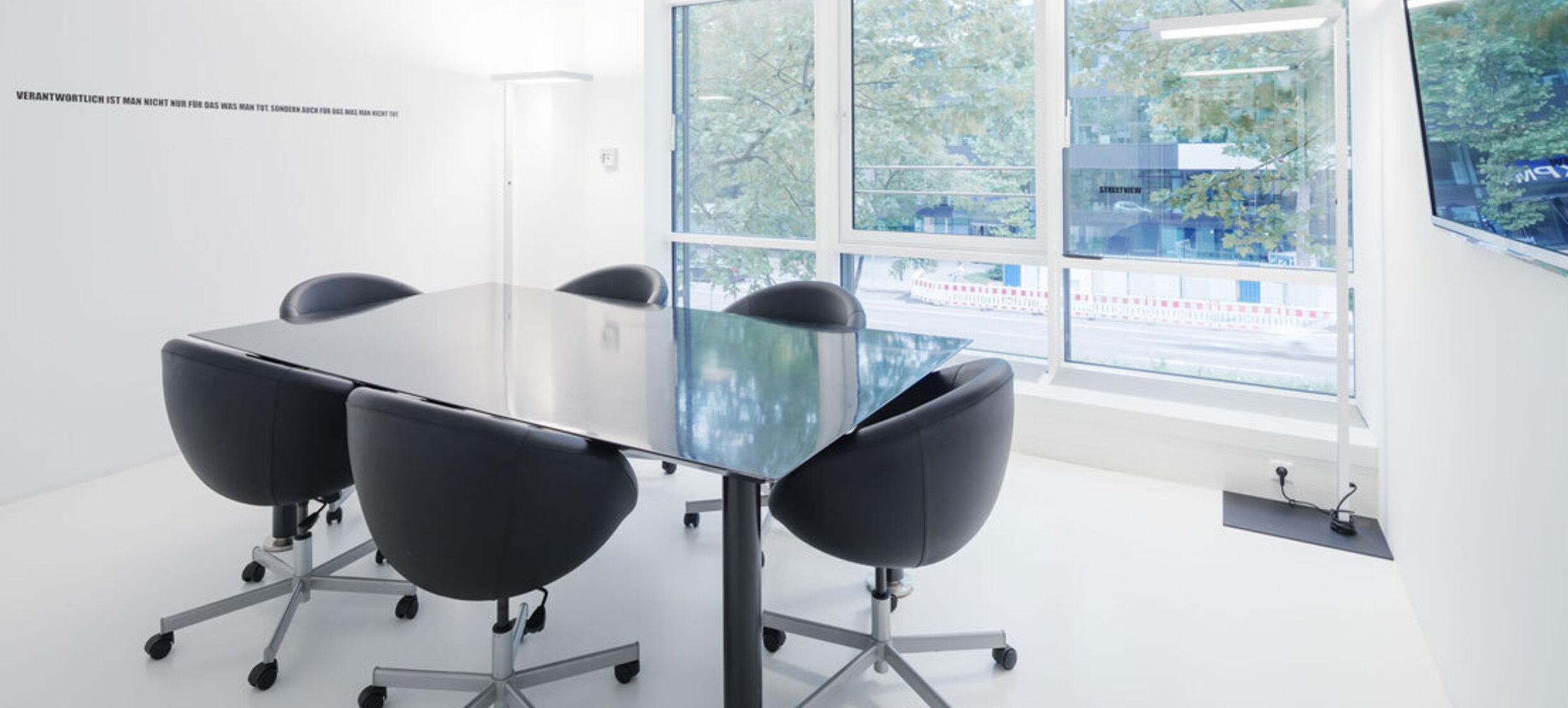 URBAN OFFICES Black in Stuttgart 1