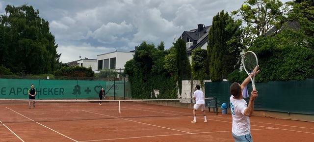 Padel- und Tennisturnier in FirstServe Tournaments 2
