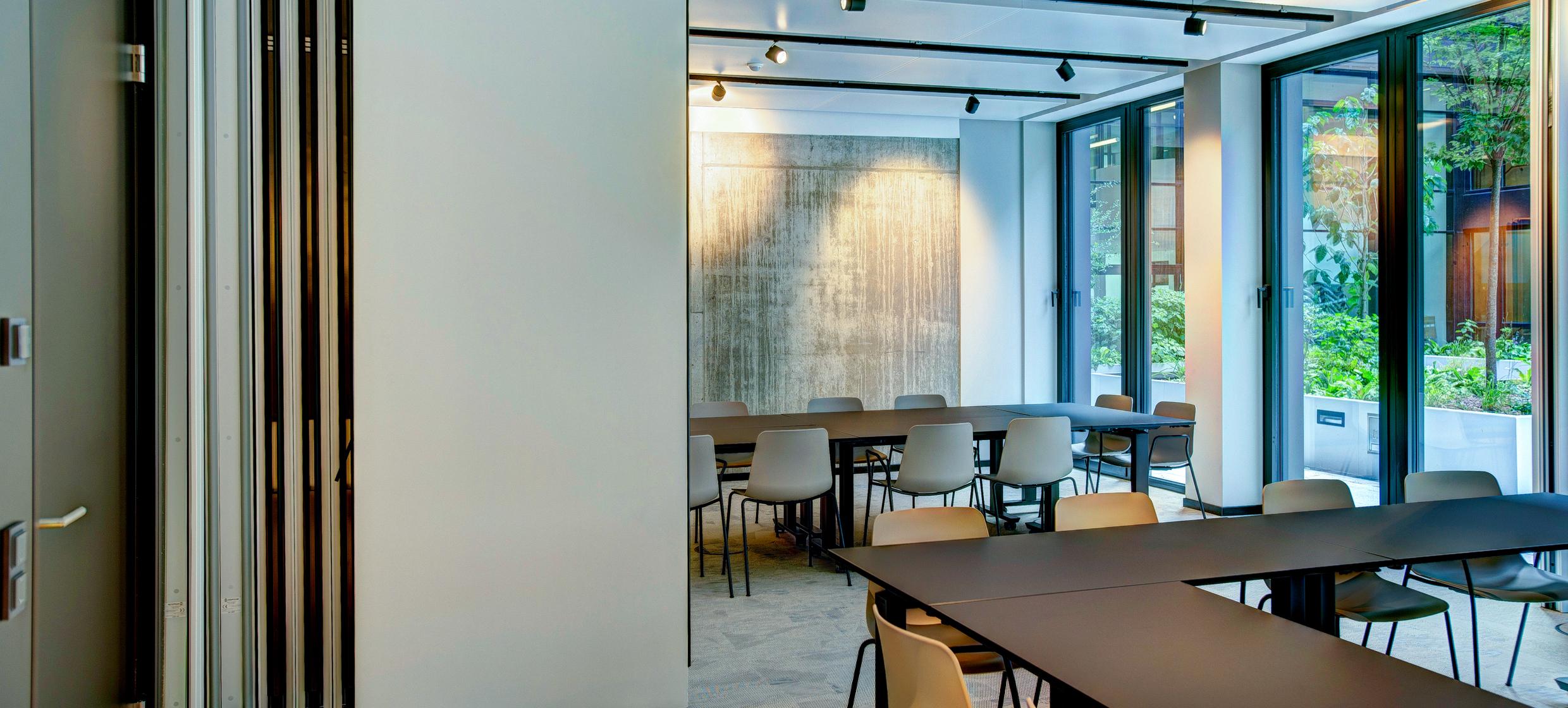 FLOW LOKSITE Konferenz & Skybar 3