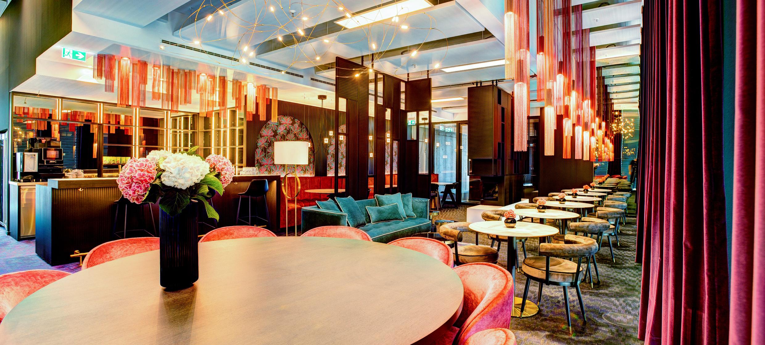 FLOW LOKSITE Konferenz & Skybar 10