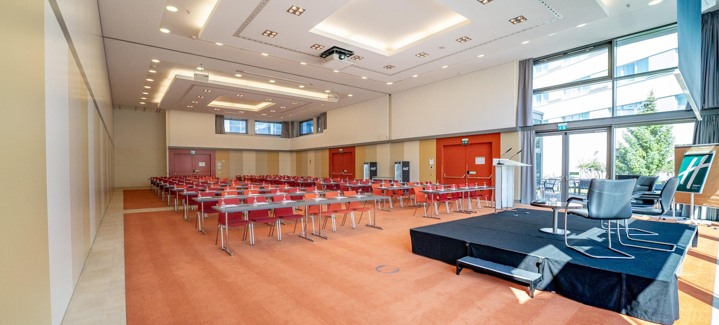 Holiday Inn Berlin Airport & Conference Centre 4