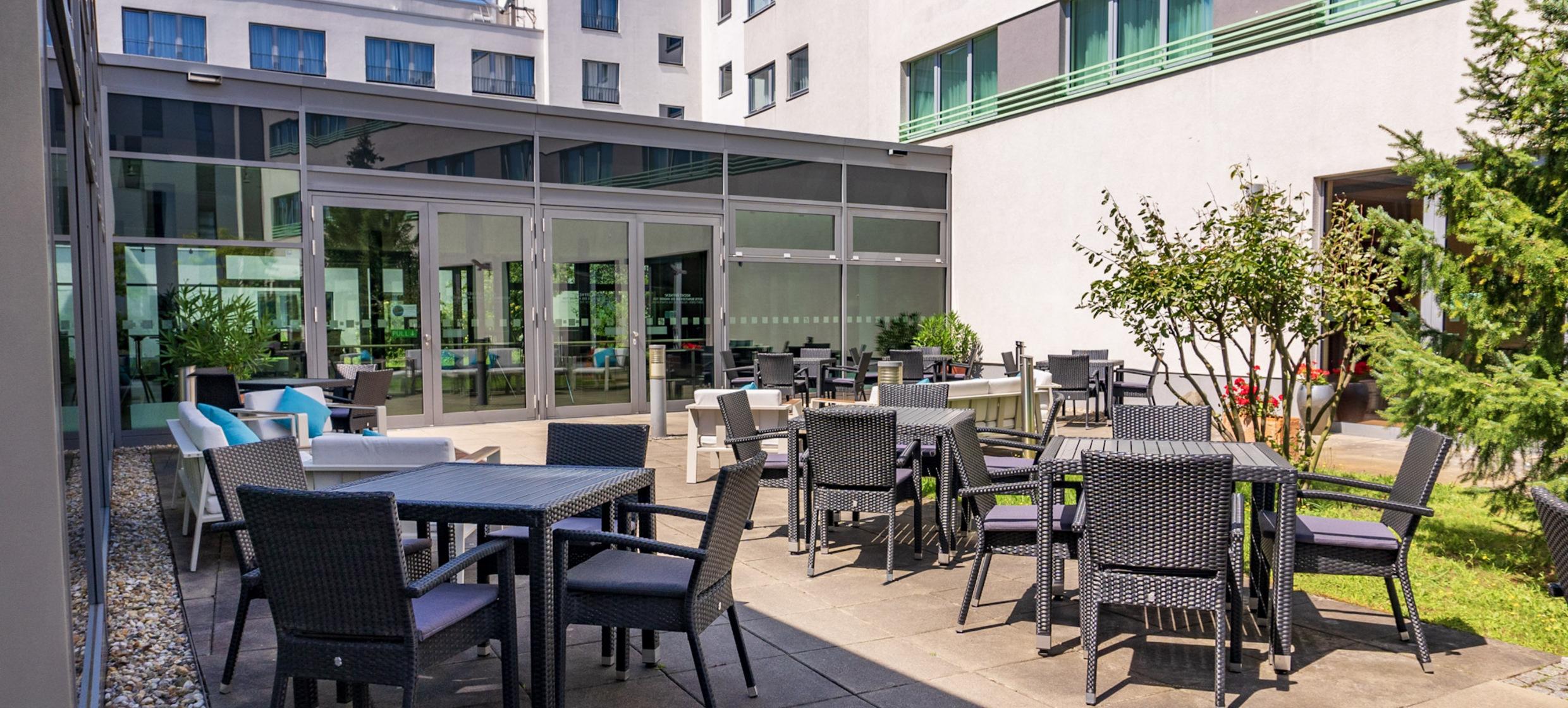 Holiday Inn Berlin Airport & Conference Centre 17