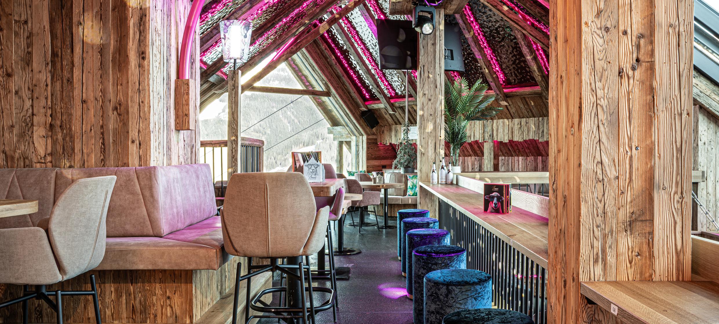 Aster's Mountainclub 9