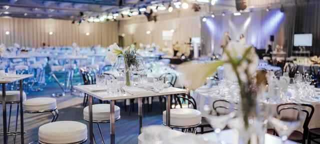 WEIHNACHTSFEIER IN DER WIENER STADTHALLE in Wien 2