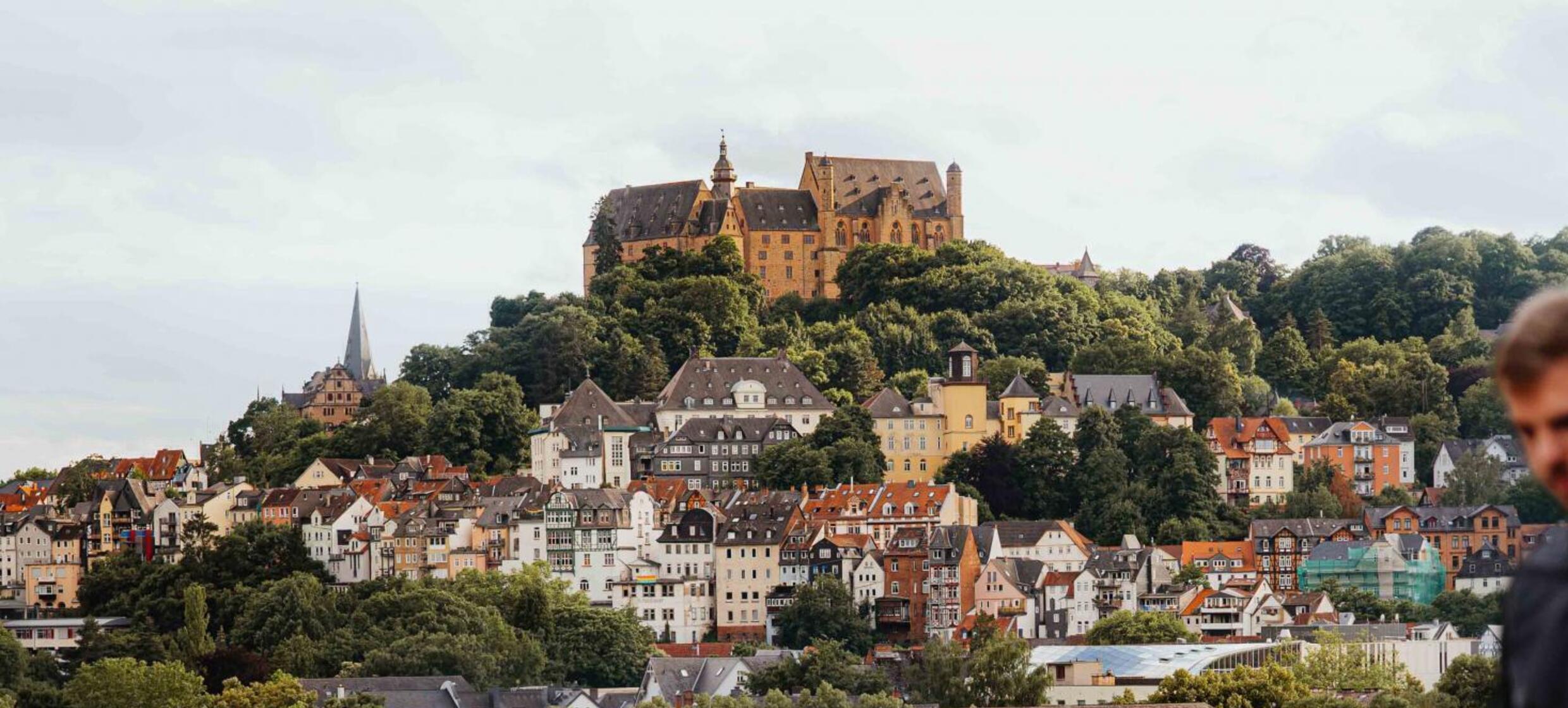 Sundowner über den Dächern in Lokschuppen Marburg / Marburg 1