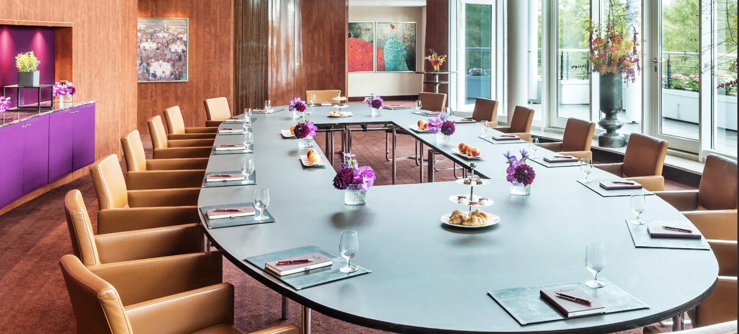 Oval Office Premium Tagungspauschale in Grand Elysee Hotel Hamburg / Hamburg 1