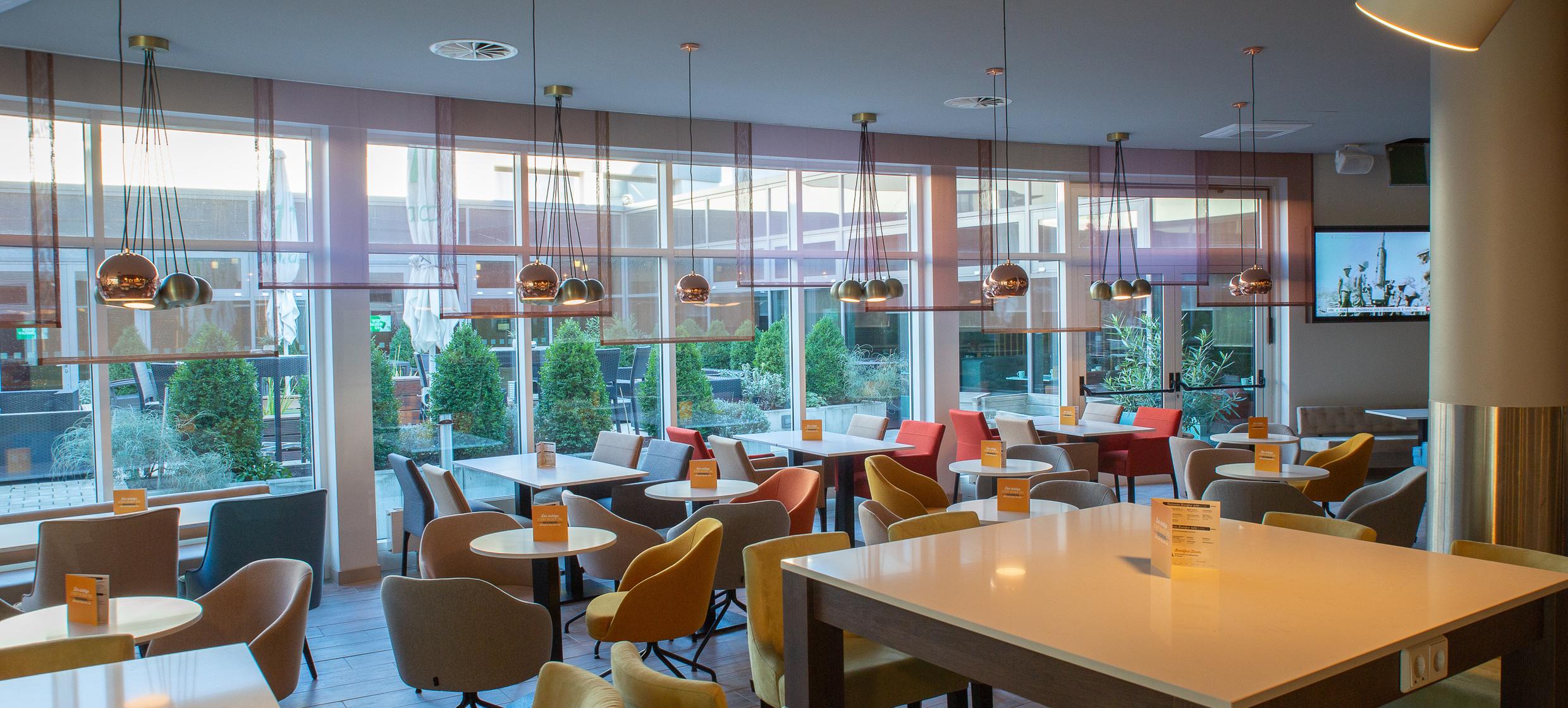 Ganztagspauschale mit Dinner in Holiday Inn Berlin Airport & Conference Centre / Berlin 1