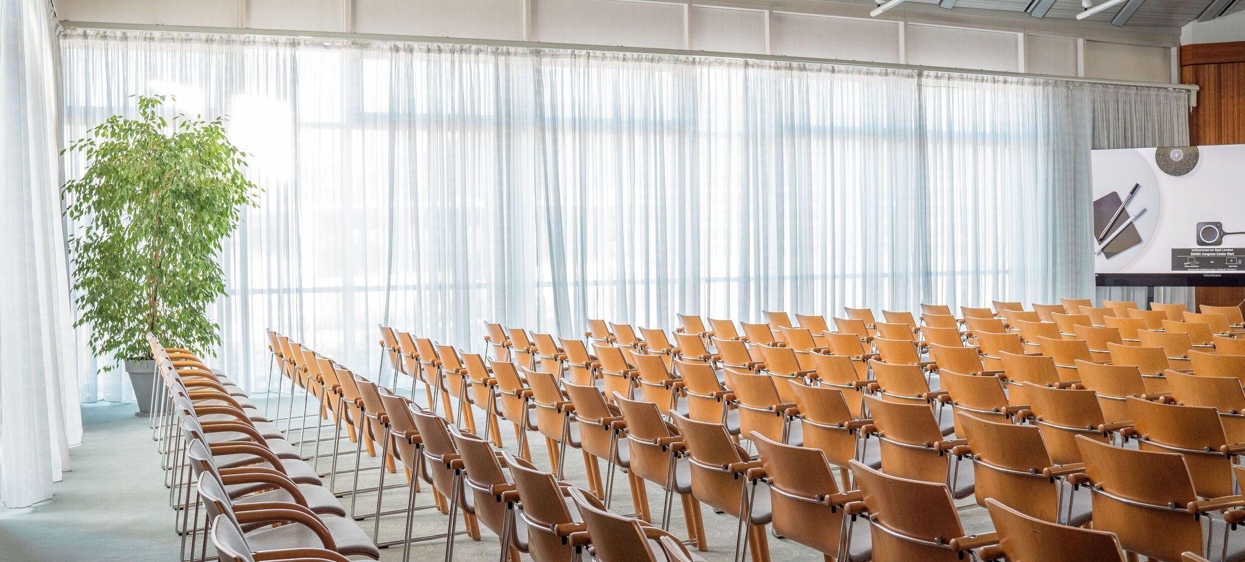 DEKRA Congress Center Wart & DEKRA Congresshotel Wart 12