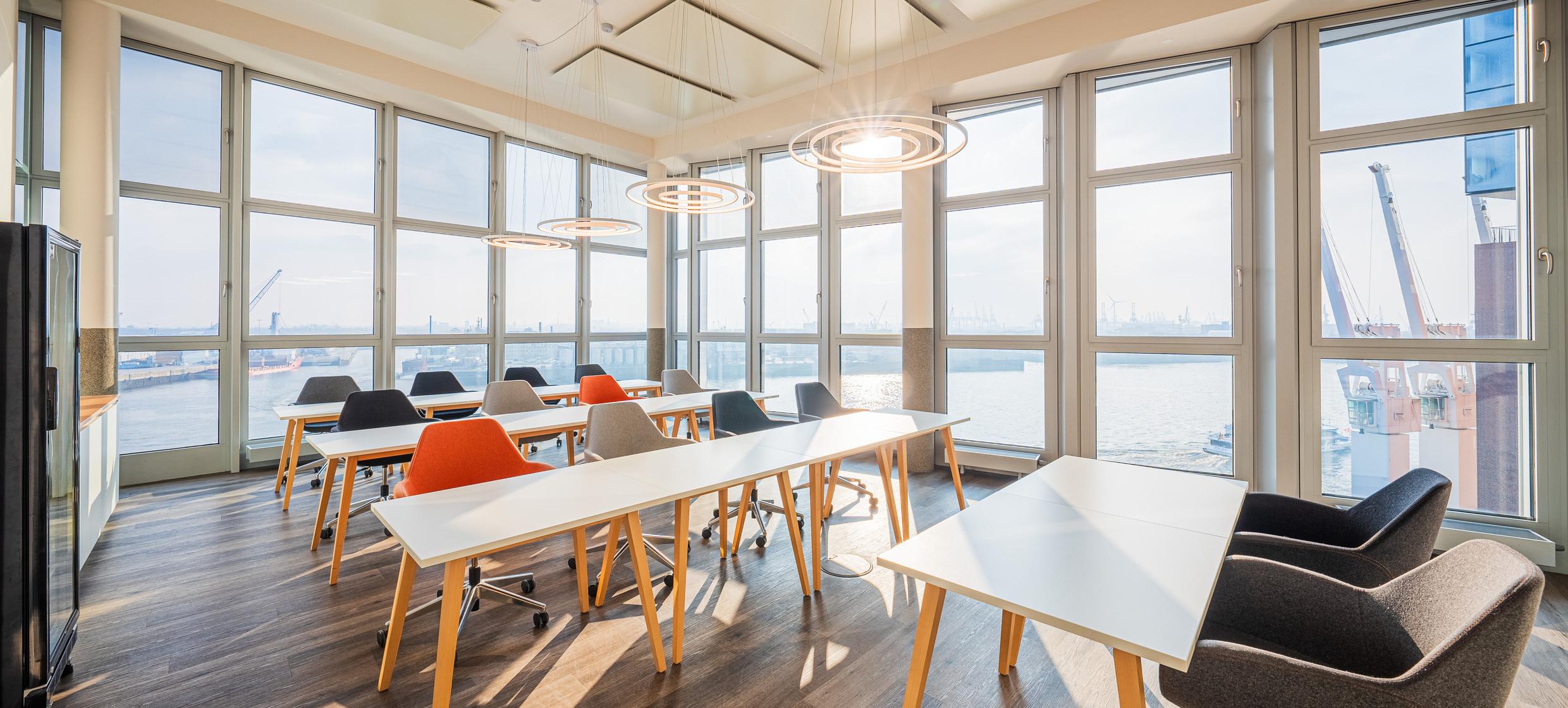 CS Business Center Hafencity 12