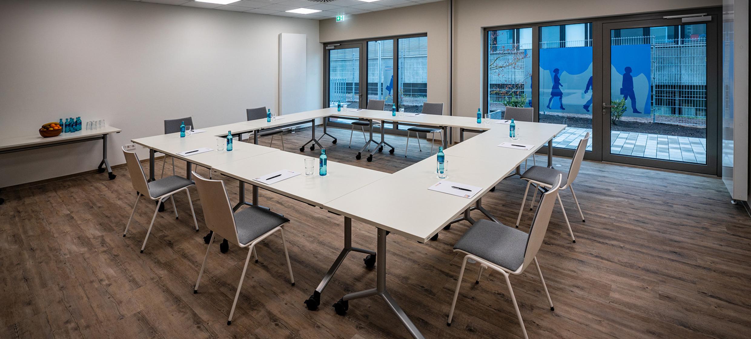 LOGINN Hotel Stuttgart Zuffenhausen 2