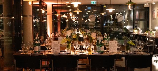 Weihnachtsfeier im OOSTEN Frankfurt in OOSTEN Frankfurt / Frankfurt 3