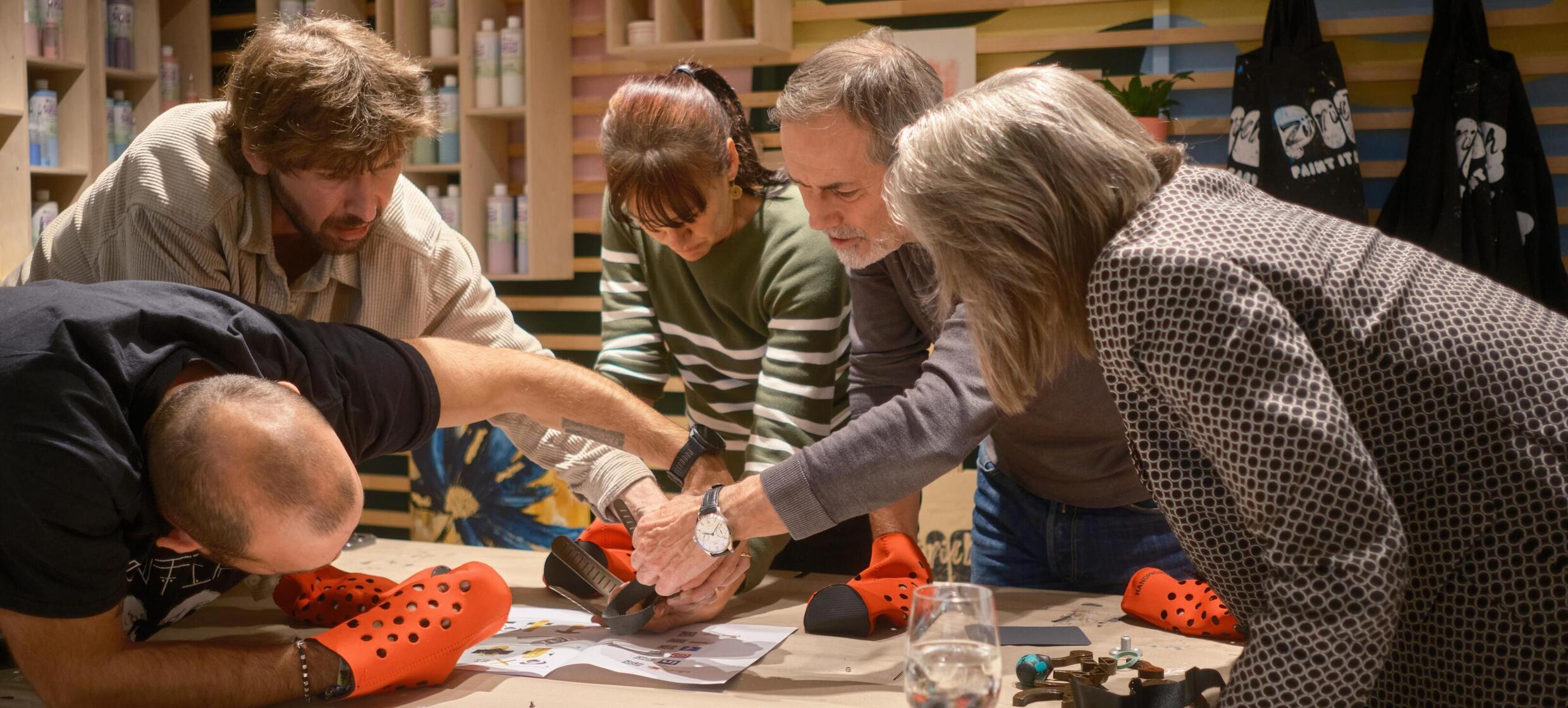 Handprothesen bauen – ein sinnvolles Teamevent voller Spaß 3