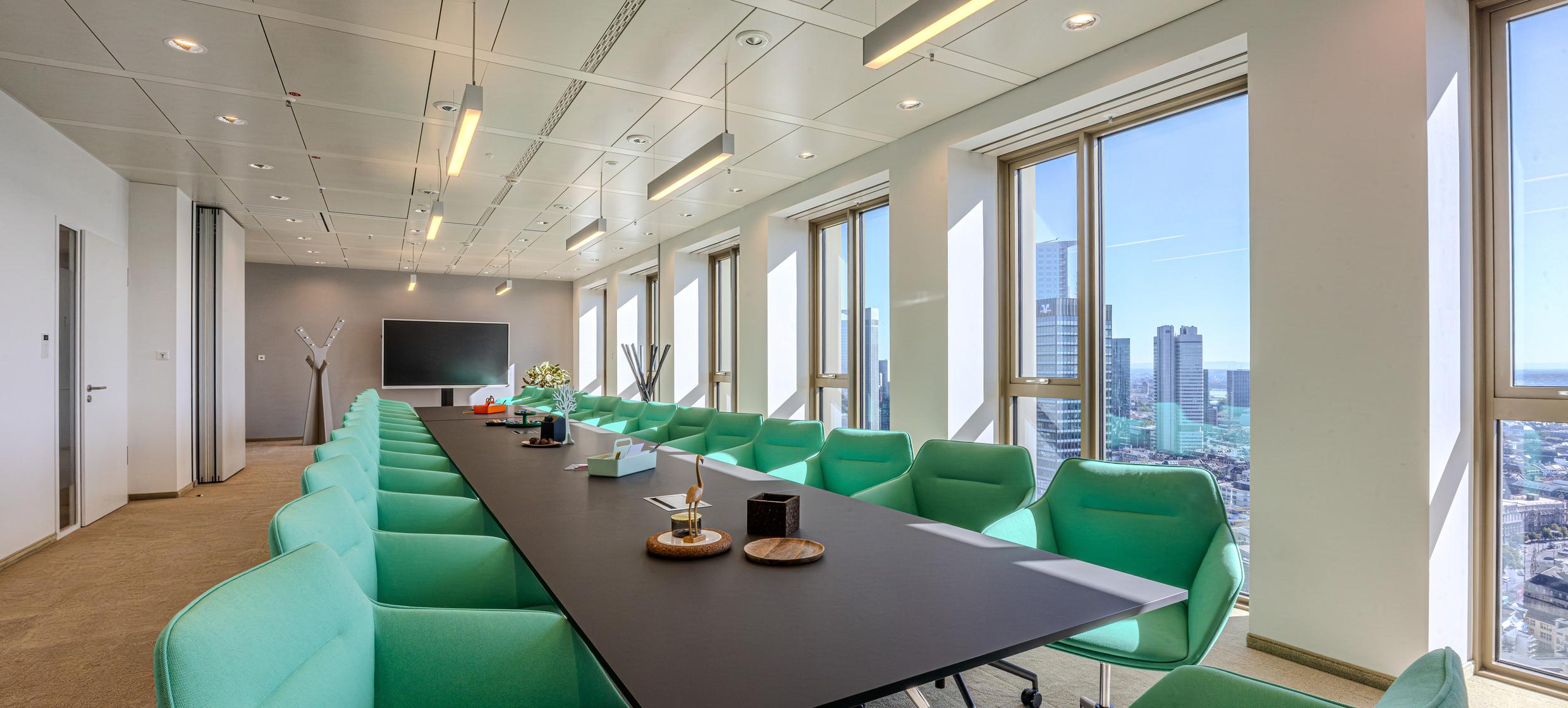 k1 BusinessClub Tower 185 2