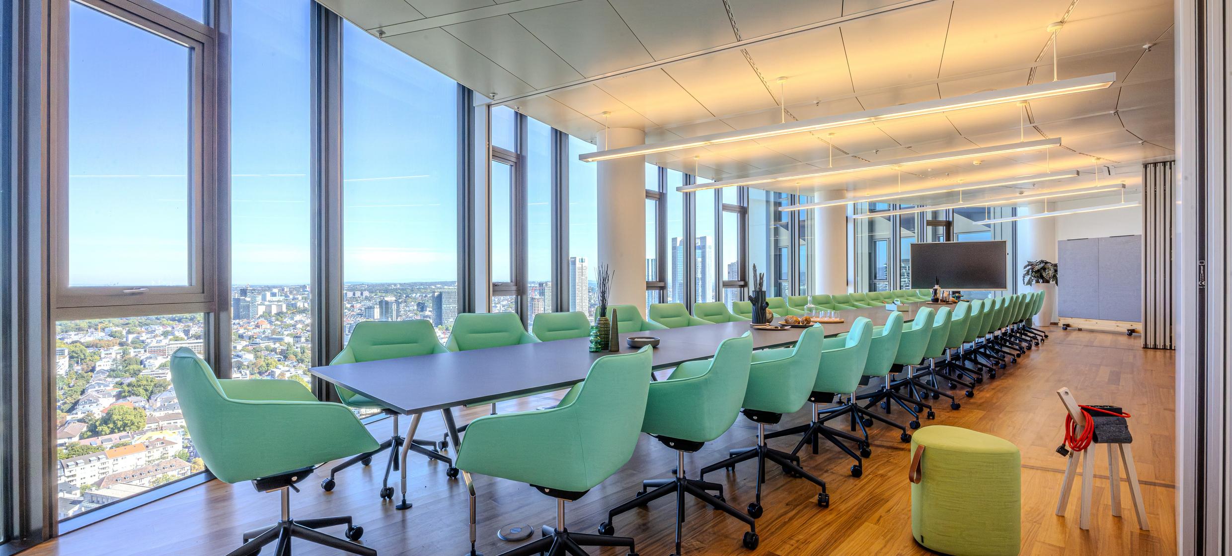 k1 BusinessClub Tower 185 5