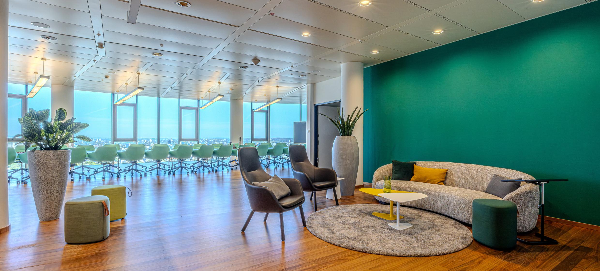 k1 BusinessClub Tower 185 6