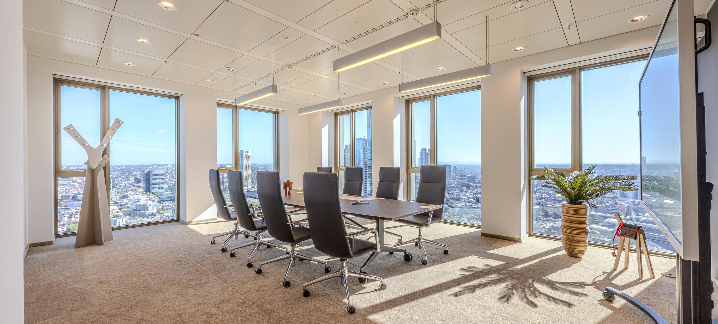 k1 BusinessClub Tower 185 7