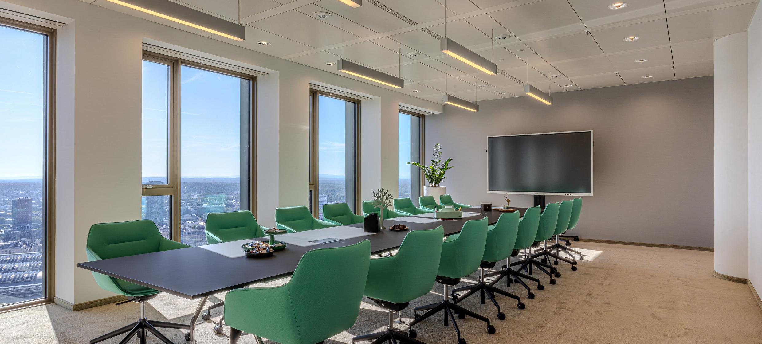 k1 BusinessClub Tower 185 Messe 2