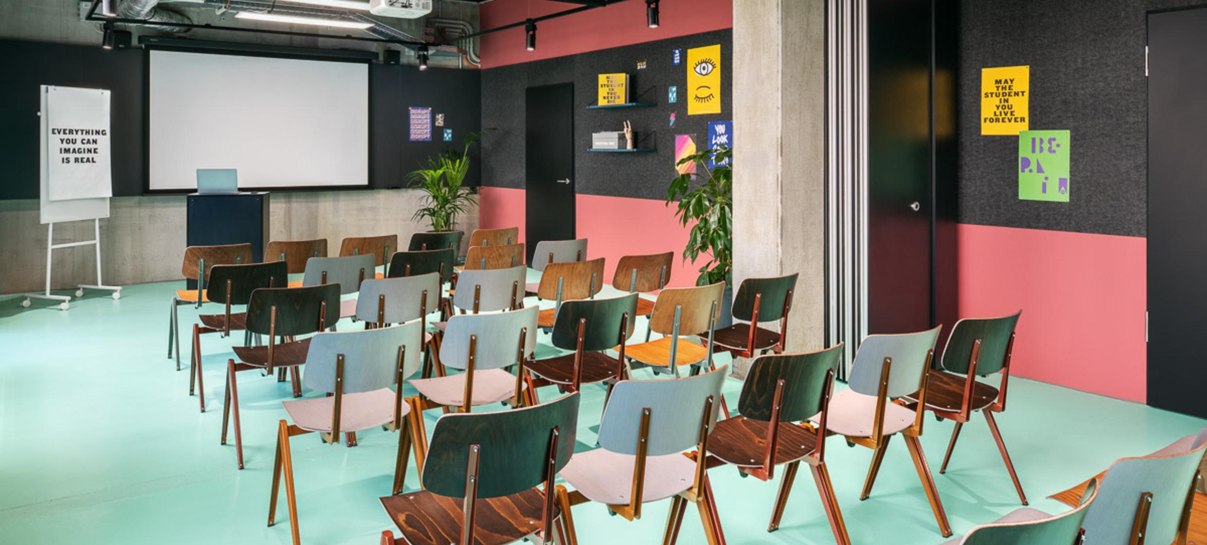 The Social Hub Berlin Meeting Room 2 The Social Hub Berlin Meeting Room 2 in Berlin 1