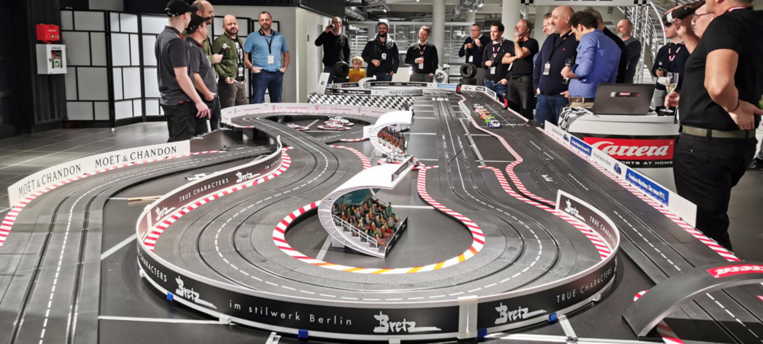 Carrera-Rennbahn im Logenhaus 7