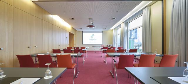 Ganztagspauschale mit Dinner in Holiday Inn Berlin Airport & Conference Centre / Berlin 2