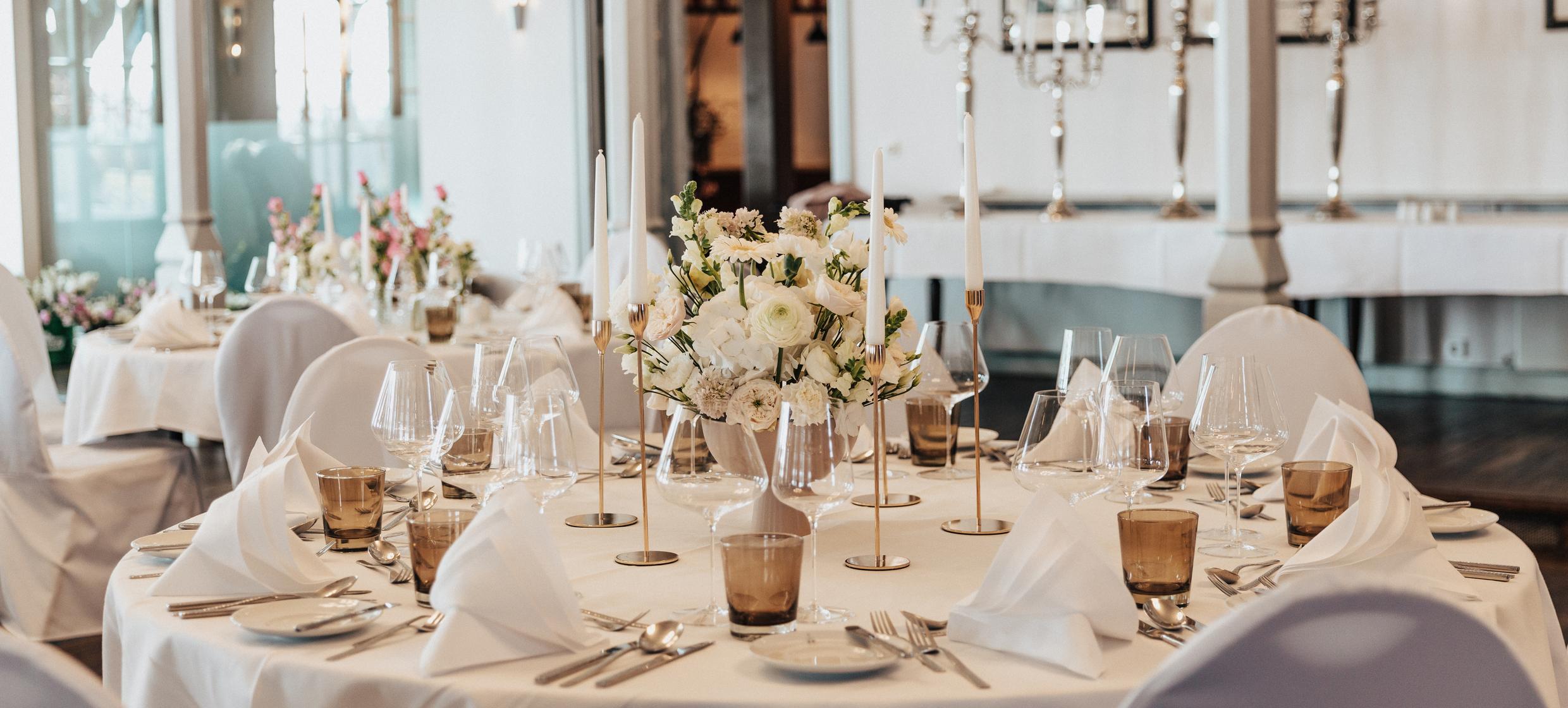 Ihre Traumhochzeit am Elbstromkilometer 598,5 (Zollenspieker Fährhaus) in Zollenspieker Fährhaus / Kirchwerder 1
