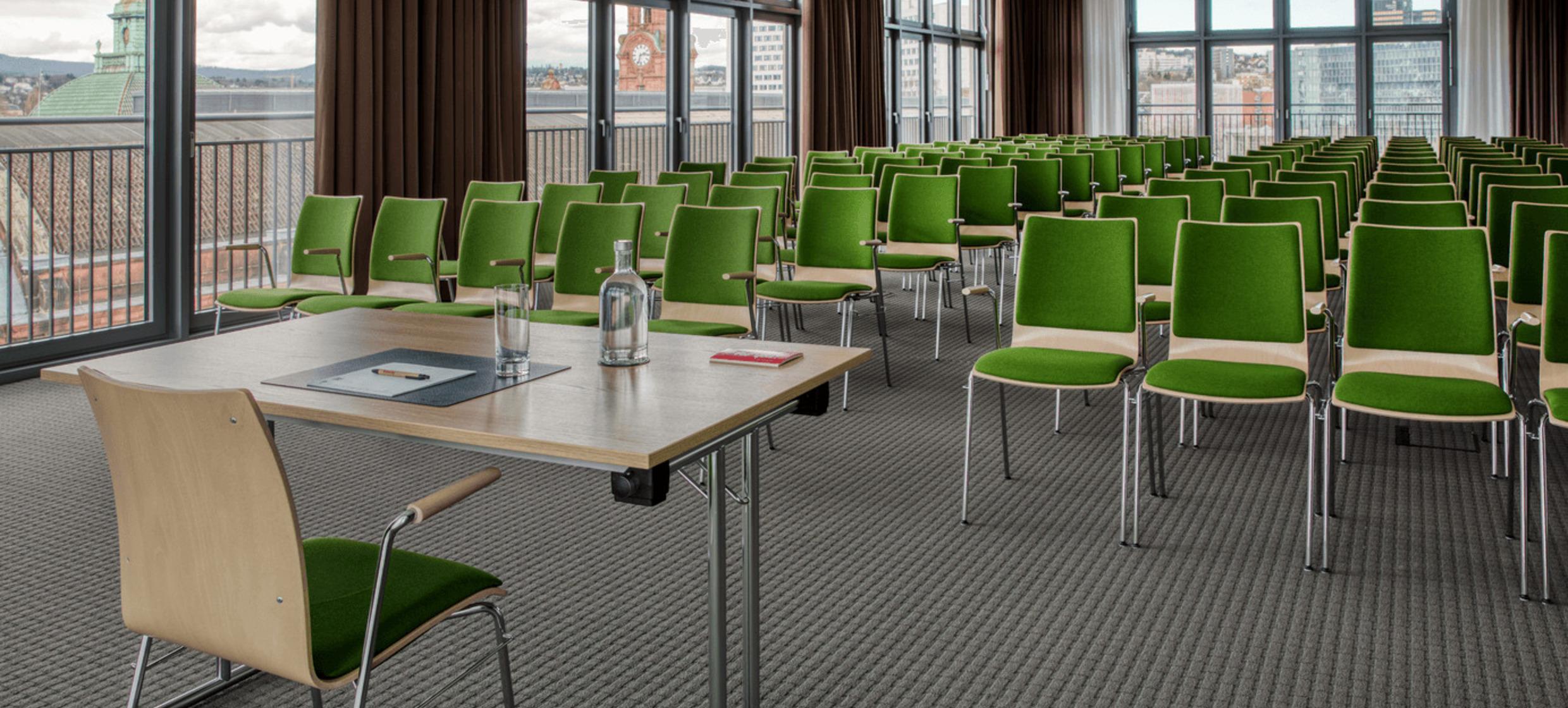 Intercity Hotel Wiesbaden 1