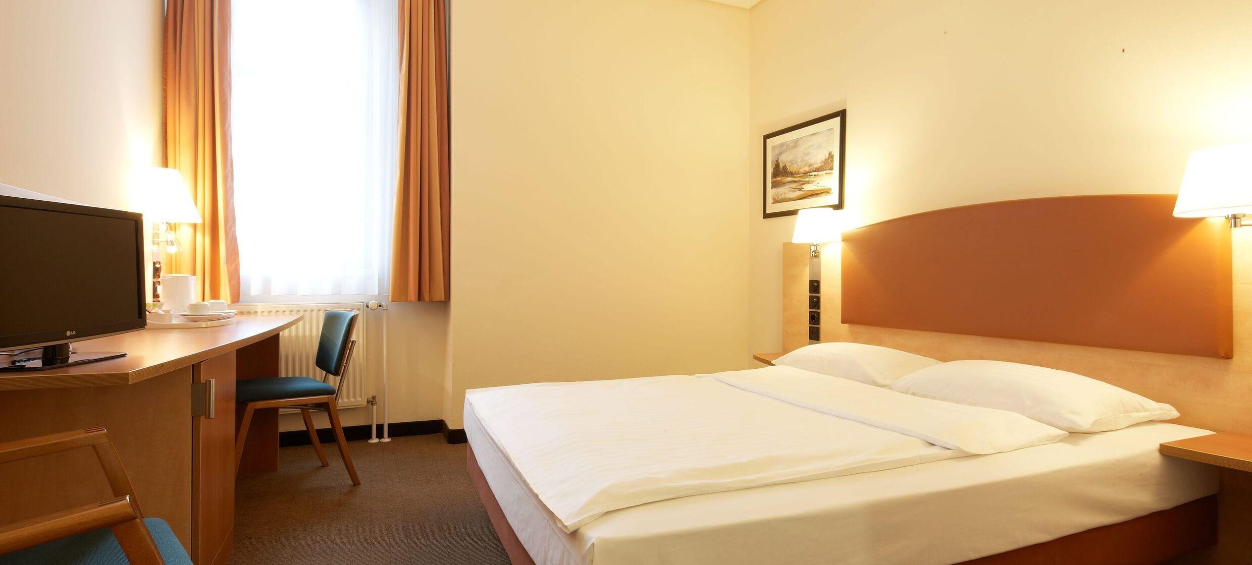 IntercityHotel Berlin Ostbahnhof 4