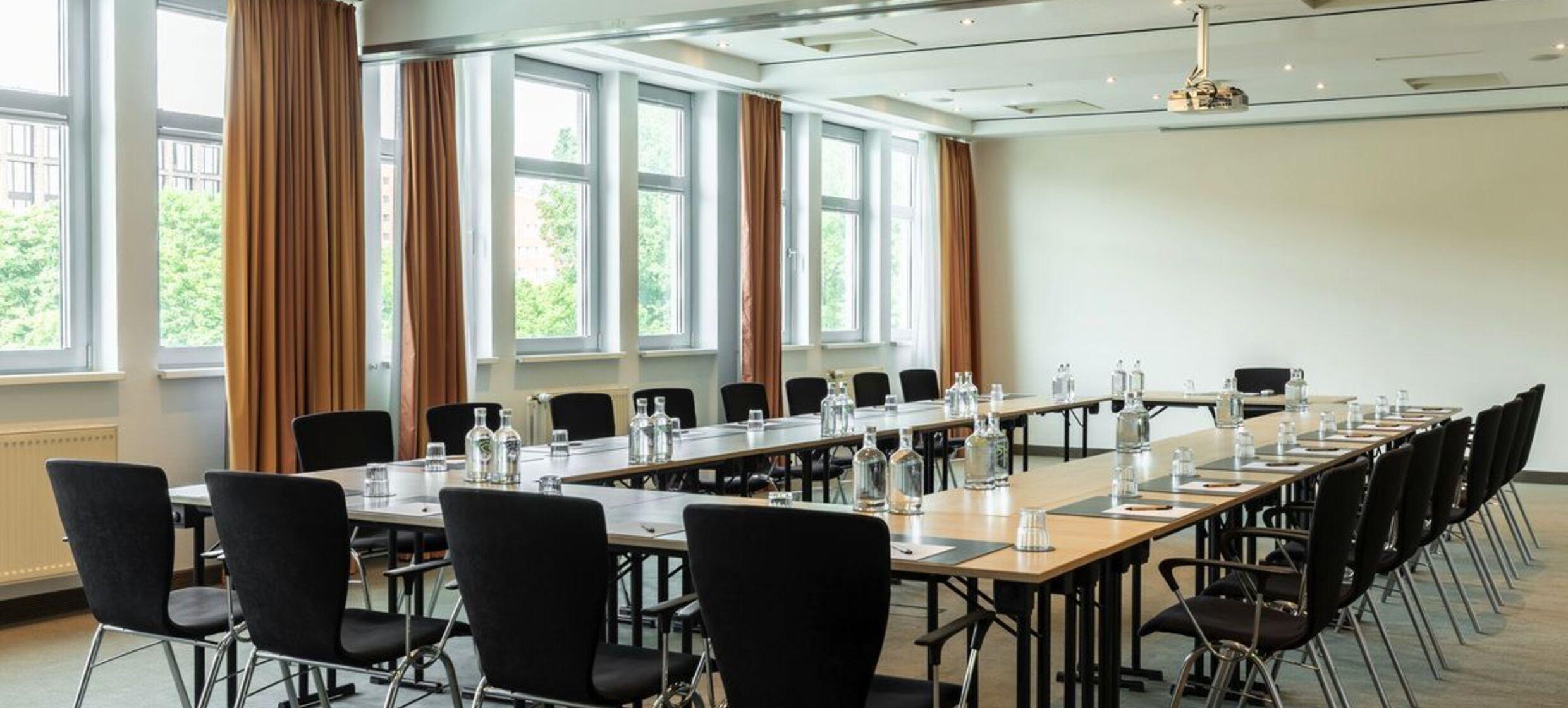 IntercityHotel Berlin Ostbahnhof 1