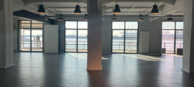 Pier 279 in Hamburg / Altona-Altstadt 2