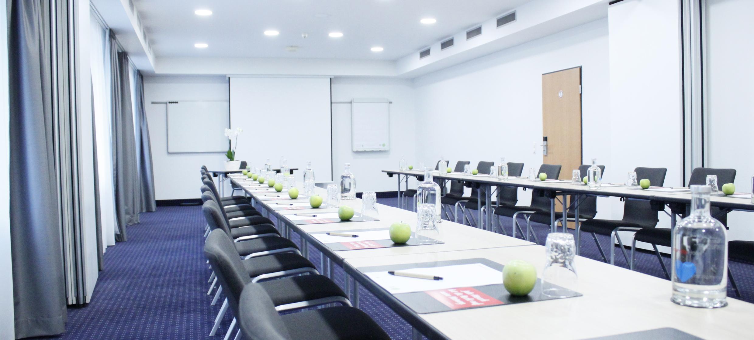 IntercityHotel Frankfurt Airport 5