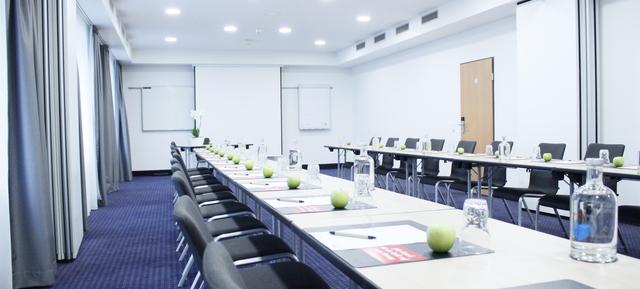 IntercityHotel Frankfurt Airport in Frankfurt 5