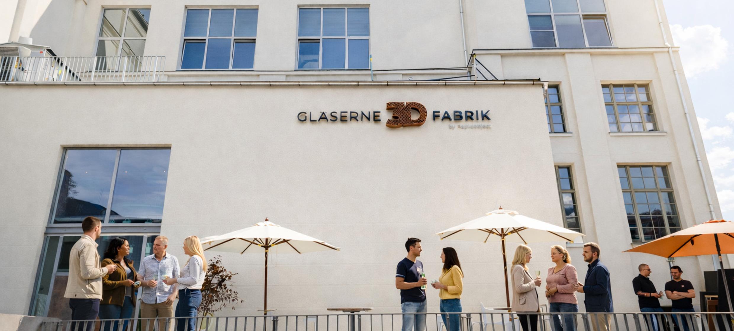 Gläserne 3D Fabrik Küche & Empfang in Leipzig 1