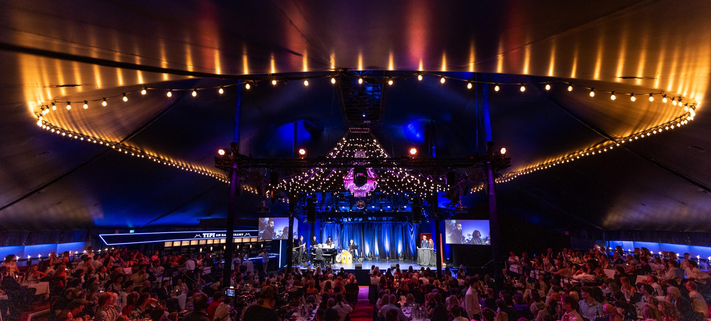 Tipi am Kanzleramt in Berlin / Mitte 1