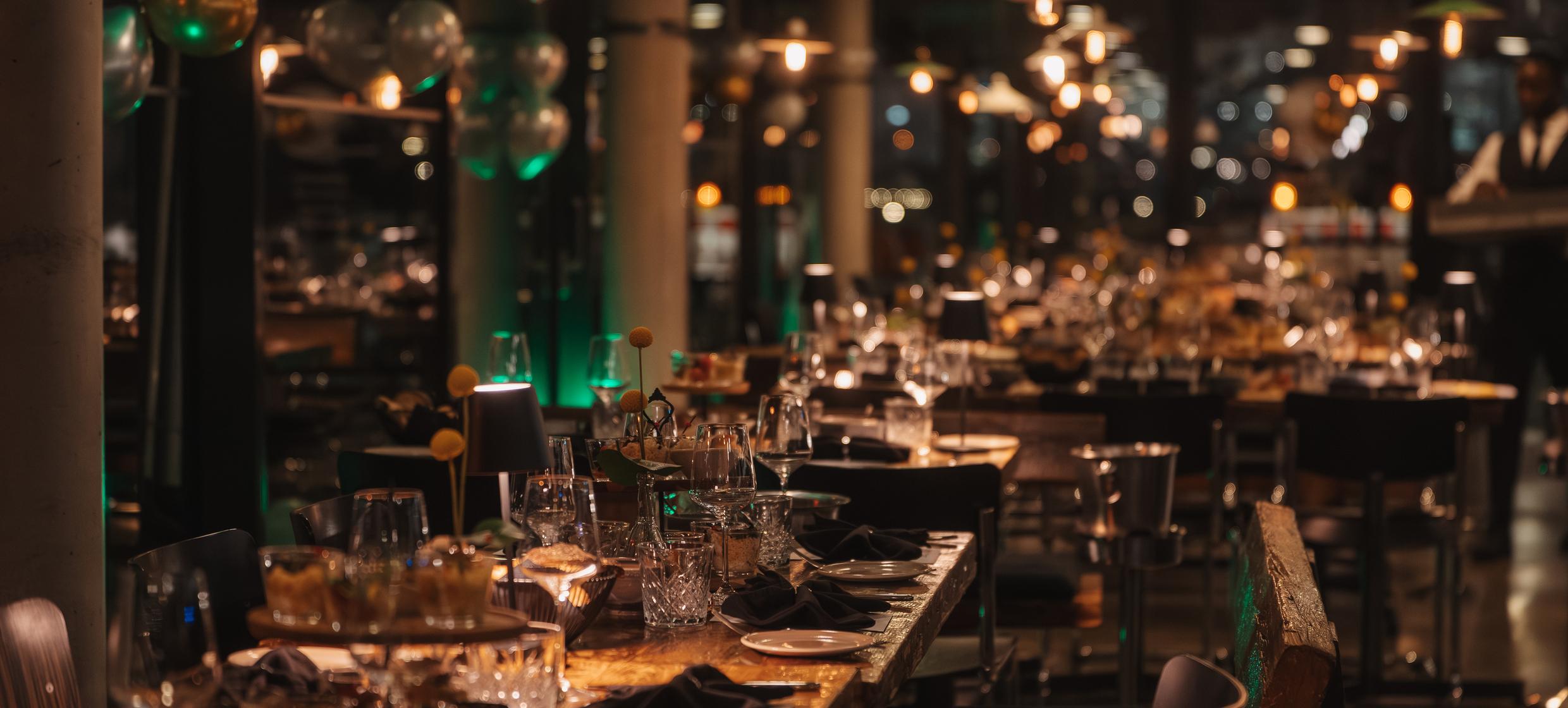 Weihnachtsfeier im OOSTEN Frankfurt in OOSTEN Frankfurt / Frankfurt 1