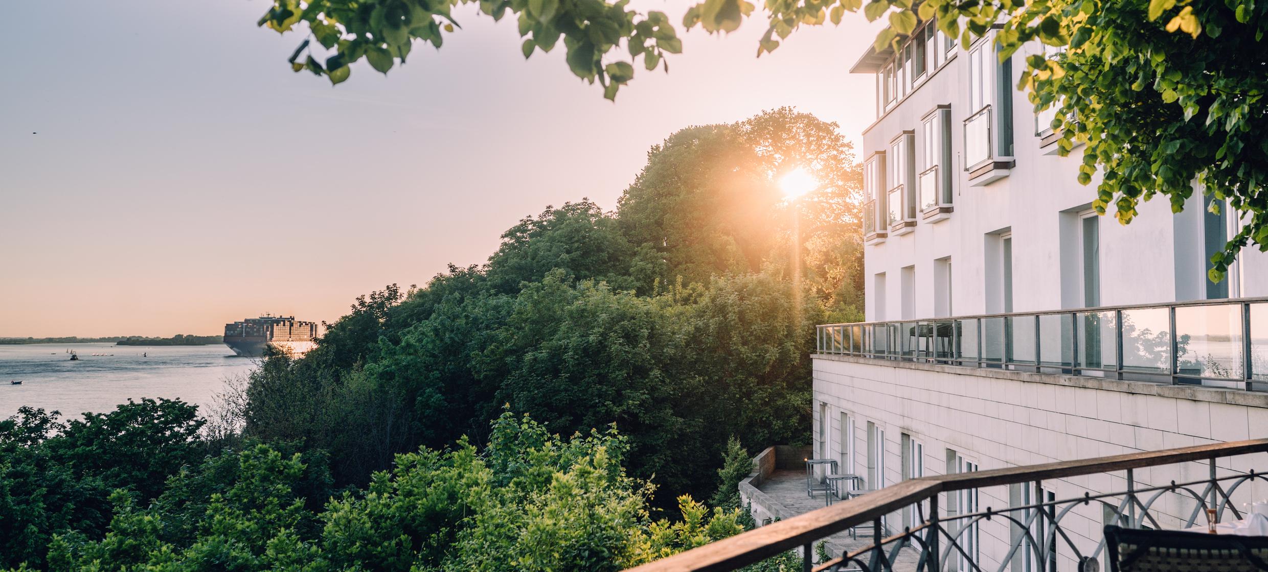 Hotel Louis C. Jacob, Hamburg, Autograph Collection 10