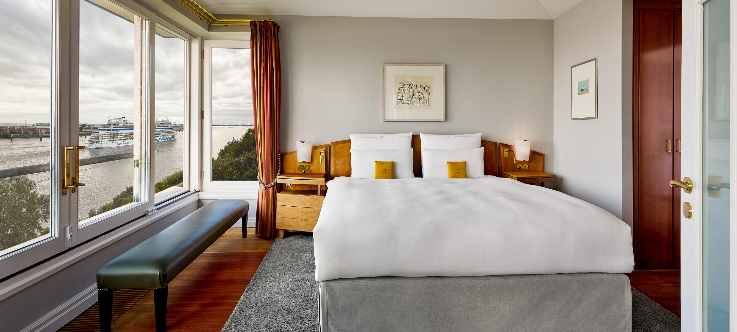 Hotel Louis C. Jacob, Hamburg, Autograph Collection 13