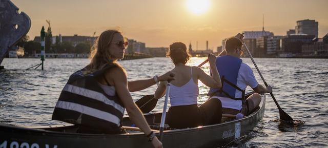Sunset Kanutour - Berlin vom Wasser aus im Abendlicht in Backstagetourism / Berlin 2
