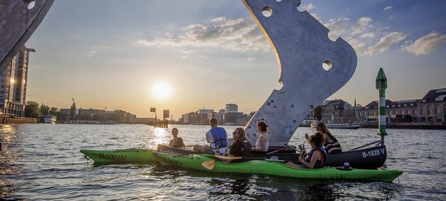 Sunset Kanutour - Berlin vom Wasser aus im Abendlicht in Backstagetourism / Berlin 5