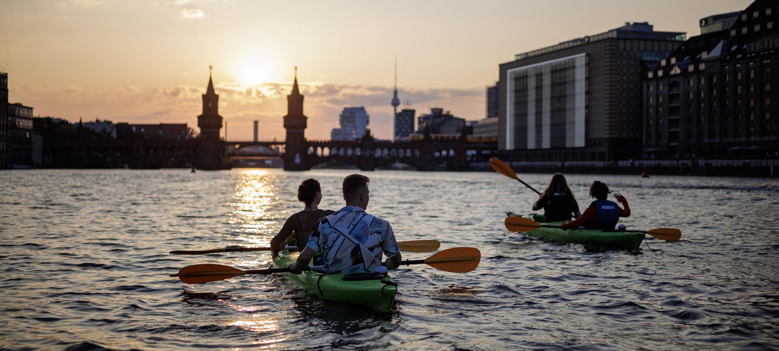 Sunset Kanutour - Berlin vom Wasser aus im Abendlicht in Backstagetourism / Berlin 1