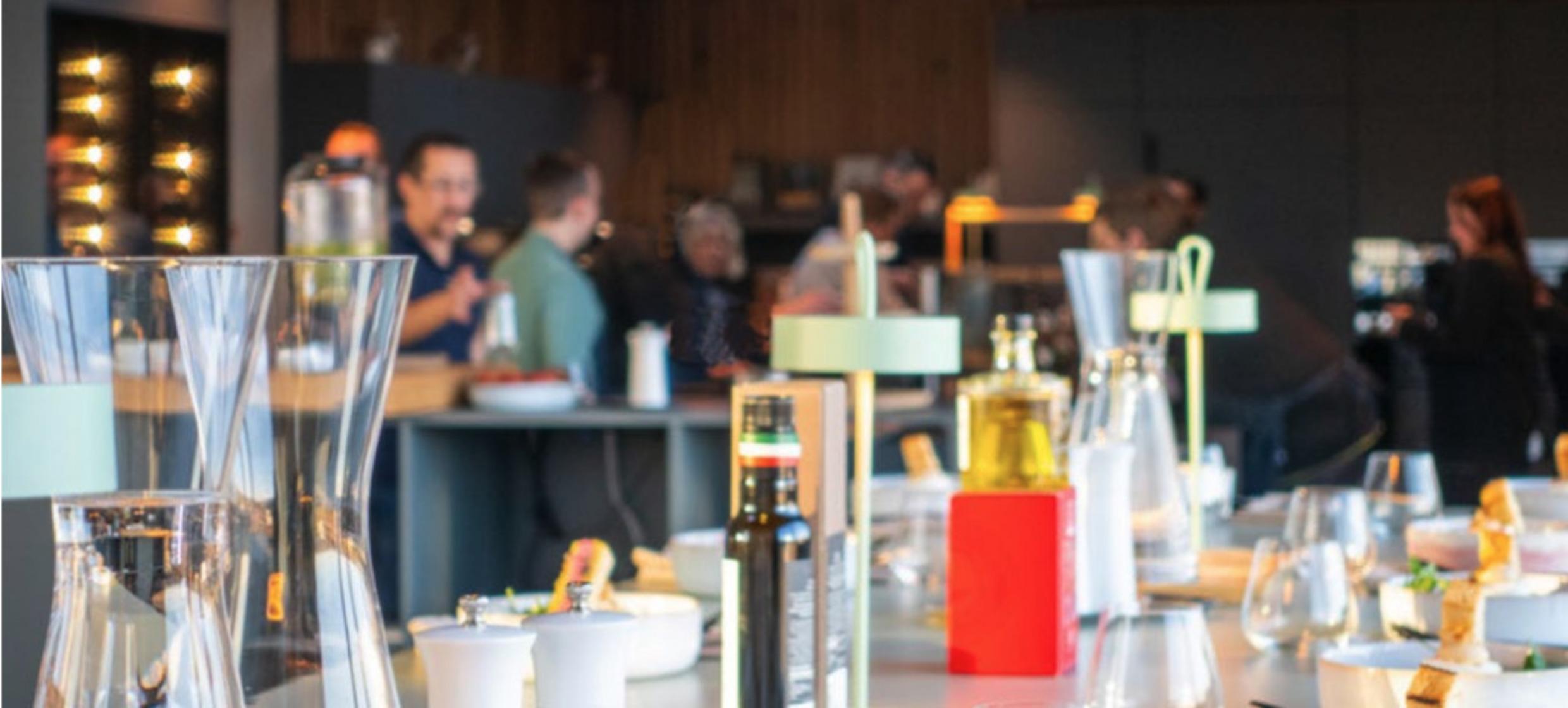 Für Teams & Friends - Living Kitchen - Professionelle Eventküche mit V-Zug-Gerät in HomE World Wertheim / Wertheim 1