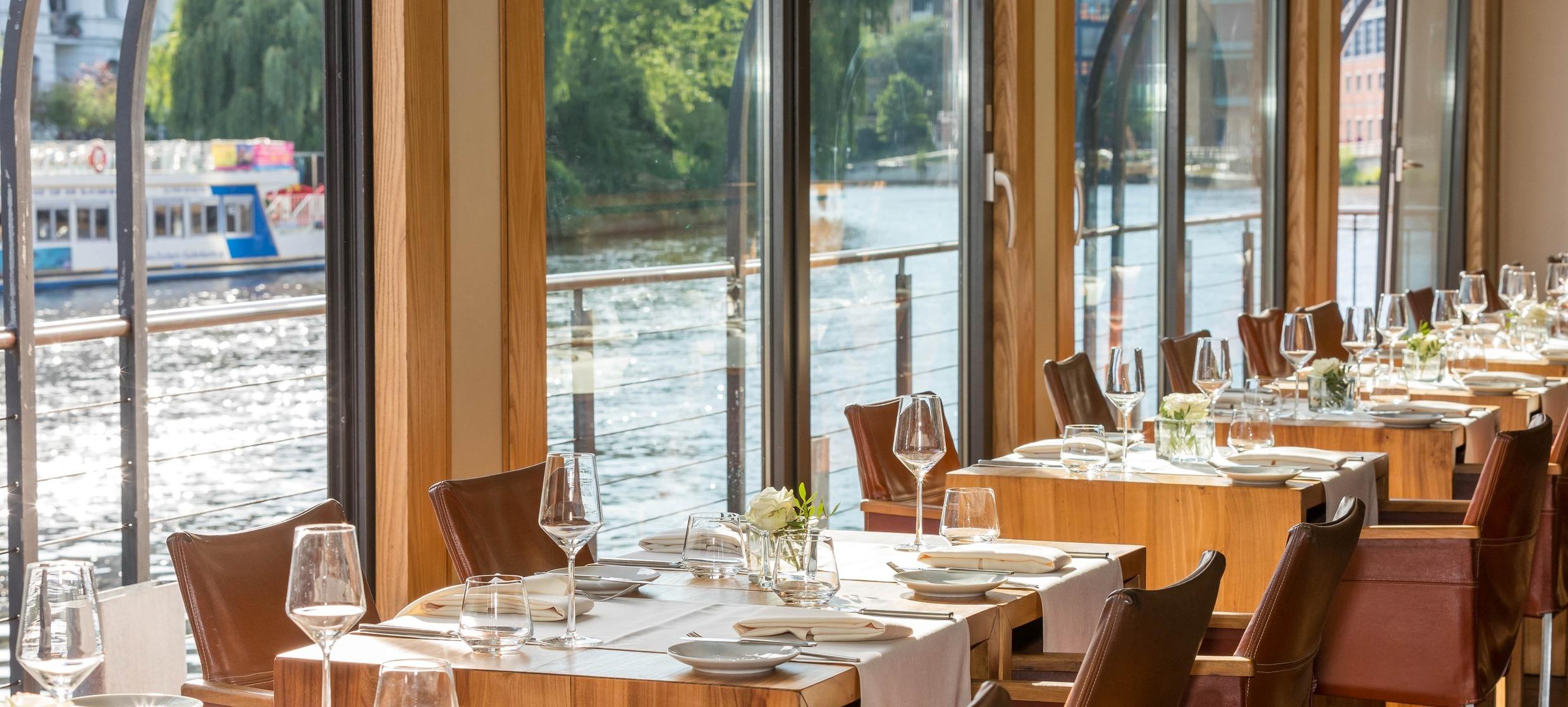 Dinnerabend auf dem Restaurantschiff PATIO AM WASSER 2