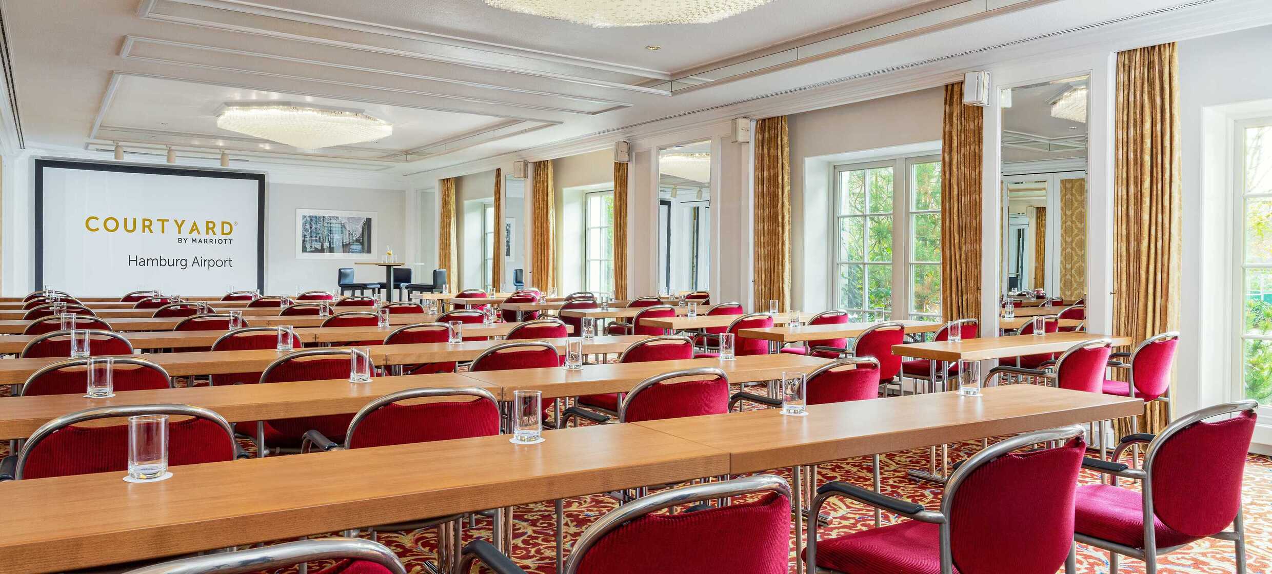 Courtyard by Marriott Hamburg Airport in Hamburg / Fuhlsbüttel 1