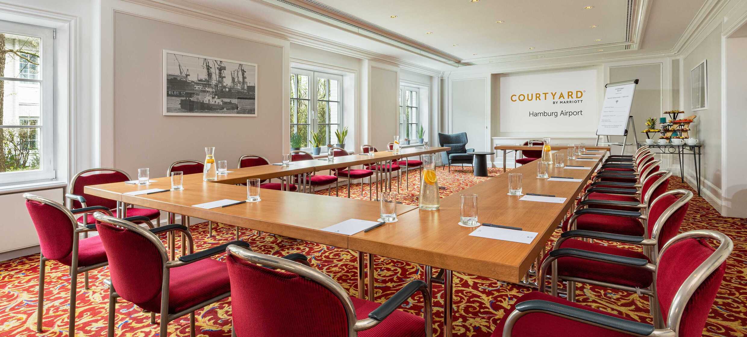 Courtyard by Marriott Hamburg Airport 4