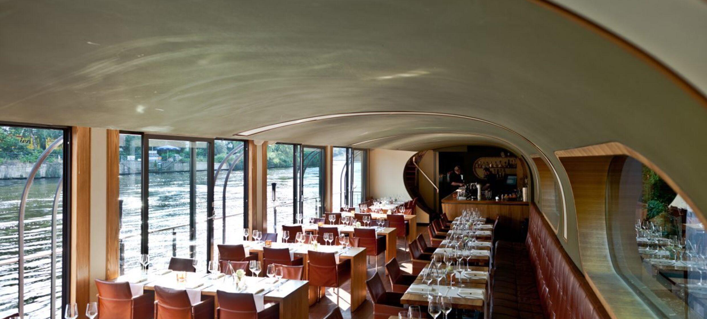 Festlicher Lichterglanz auf der Spree: Ihre Weihnachtsfeier im Restaurantschiff in PATIO Berlin / Berlin 1