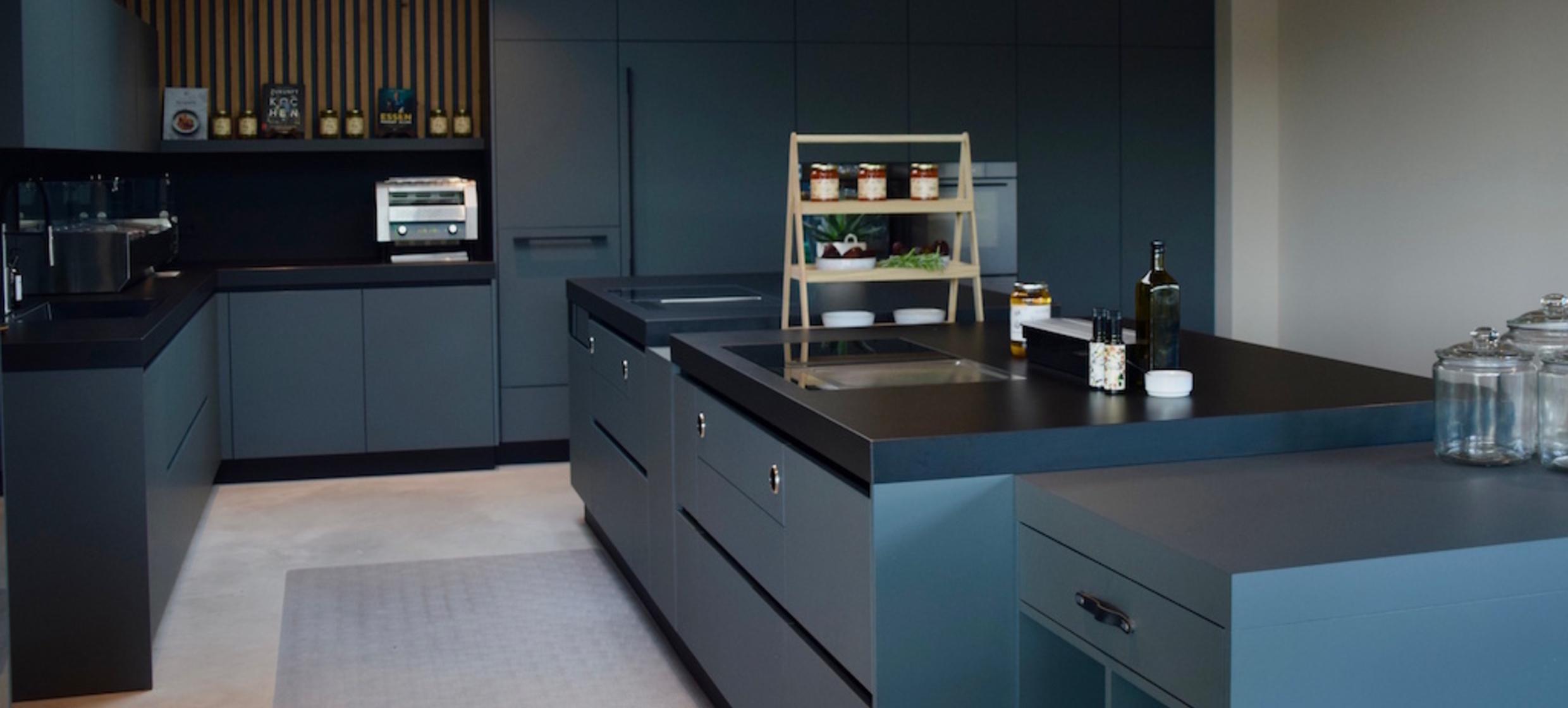 Foto von Für Teams & Friends - Living Kitchen - Professionelle Eventküche mit V-Zug-Gerät