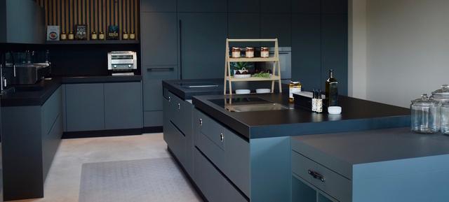 Für Teams & Friends - Living Kitchen - Professionelle Eventküche mit V-Zug-Gerät in HomE World Wertheim / Wertheim 3