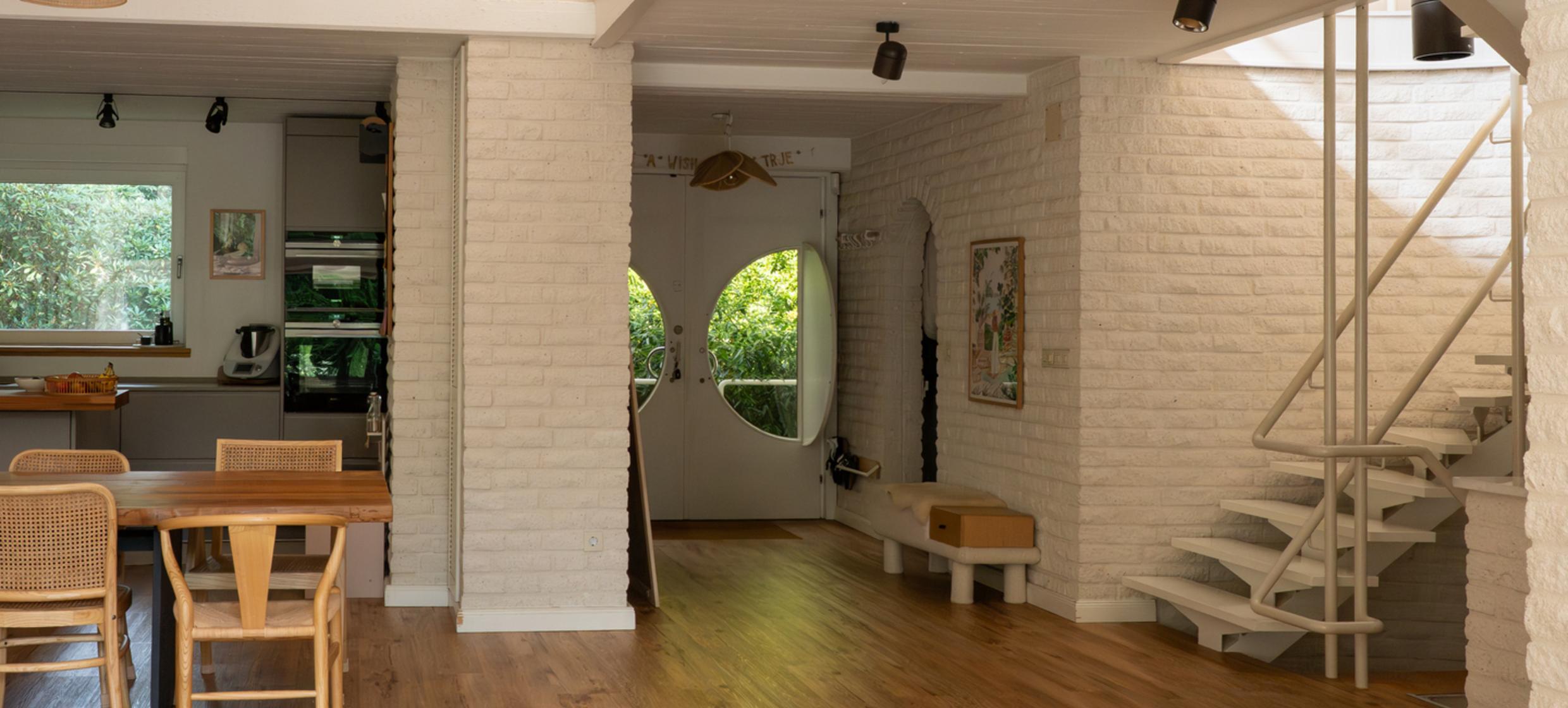 Ananda Studio 20