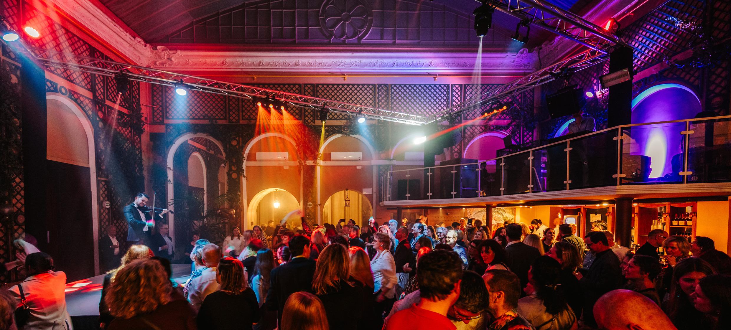 Club Auersperg 5