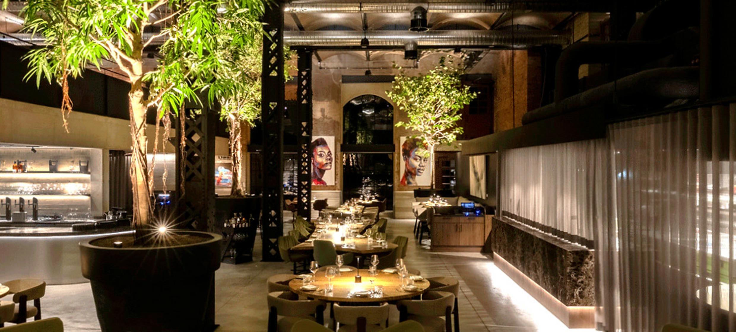 CHEFS WAREHOUSE Canteen & Bar in Hamburg / HafenCity 1